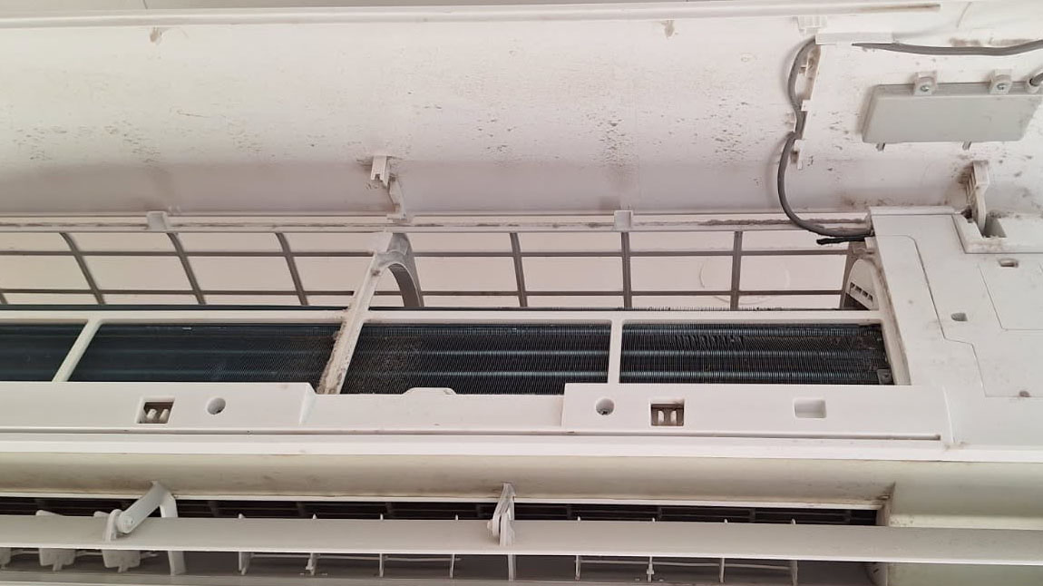 Mocno zabrudzony parownik